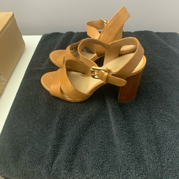 ALDO open toe spring summer medium heel 7.5 tan - Picture 4 of 4